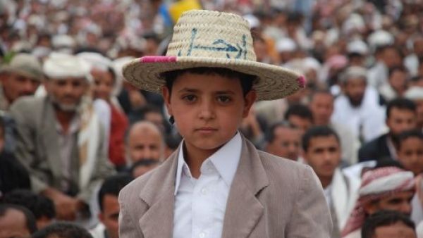 طفل يشارك في تظاهرة مناهضة للرئيس اليمني في صنعاء الجمع
