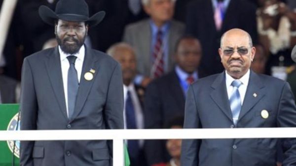 عمر البشير وسلفا كير خلال مراسم الاحتفال باعلان استقلال جنوب السودان