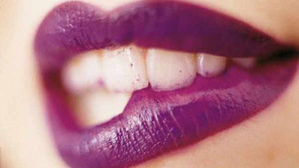 The Lebanese are fed up with violence and want to solve it with a National  Kissing Day.