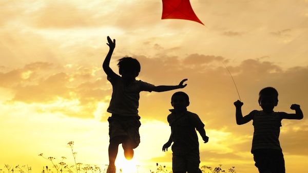 A Lebanese civil servant has retired to a life of kite making and flying. (Flying kites/Zurijeta/Shutterstock)