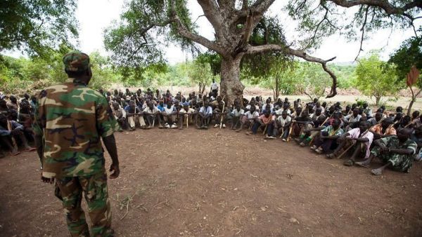 مجندون في معسكر للجيش الشعبي لتحرير السودان في جبال النوبة في جنوب كردفان