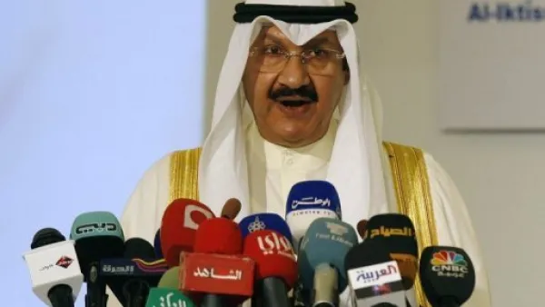 حاكم المصرف المركزي في الكويت الشيخ سالم الصباح 
