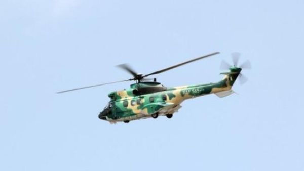 مروحية مراقبة تابعة لقوات الامن النيجيرية في اجواء لاغوس 