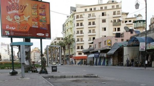 جنود سوريون في اللاذقية الاحد
