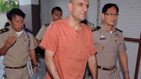 الشرطة تقتاد اللبناني المتهم الى المحكمة