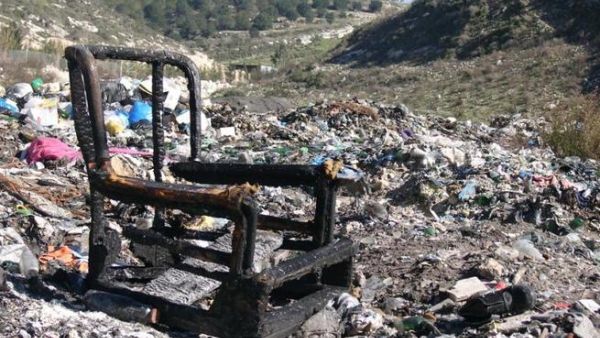 Neglected landfills are a problem for many towns in the district of Bint Jbeil (Photo: Hassan Bahsoun)