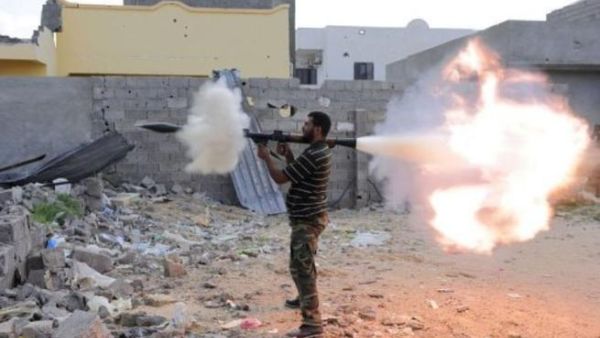 آخر مقاتلي القذافي محاصرون في آخر معاقله في ليبيا
