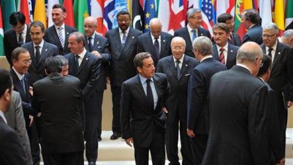 رؤساء وفود مشاركة بمؤتمر اصدقاء ليبيا في قصر الاليزيه بباريس يوم الخميس
