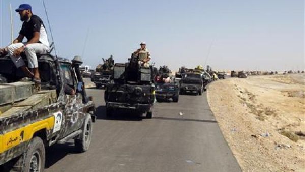 ثوار ليبيون في الطريق إلى سرت 
