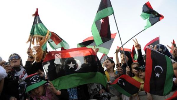 ليبيون يحتفلون باعلان التحرير