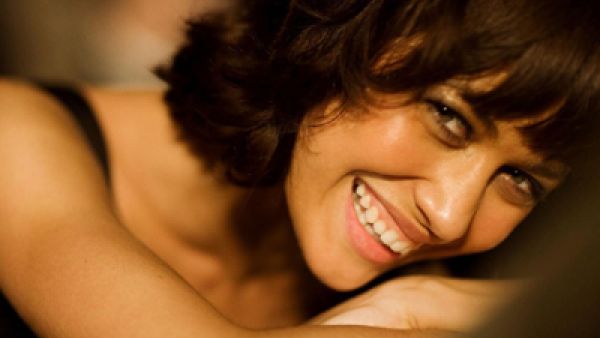 ضحكة المرأة