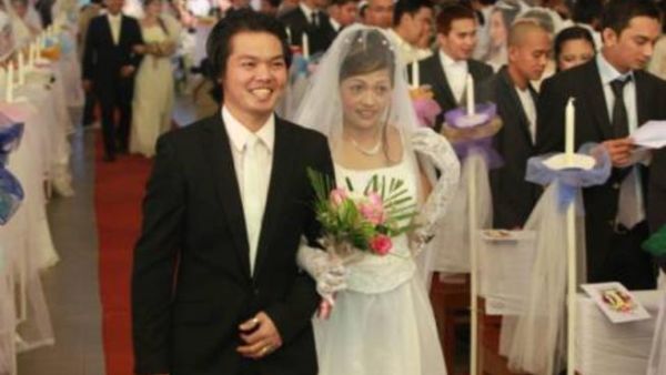 Leonardo Blancio and Ma. Dolores Leabres joined 64 other couples in a mass wedding in Dubai on the UAE National Day  (Photo: xpress/Francois Nel)