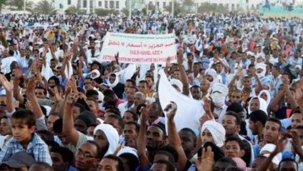 آلاف المعارضين يطالبون برحيل الرئيس الموريتاني 