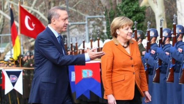المستشارة الالمانية انغيلا ميركل ورئيس الوزراء التركي رجب طيب اردوغان