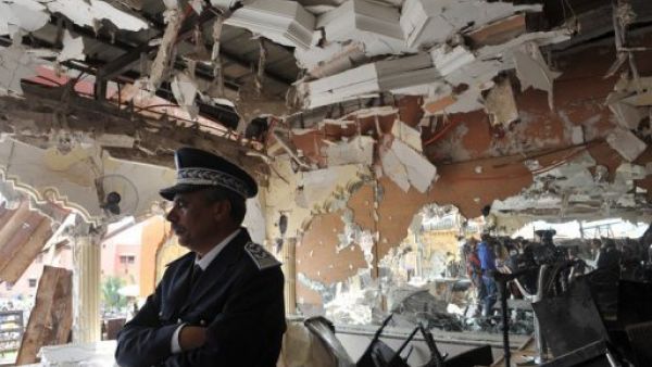 اثار الاعتداء في مقهى ارجانة في مراكش في ساحة جامع الفنا