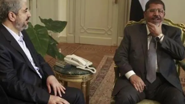 مشعل يجتمع مع مرسي 