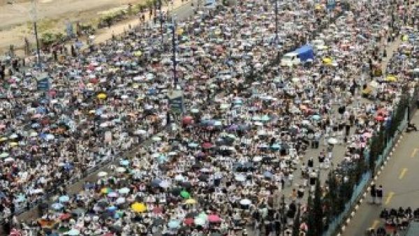 متظاهرون ضد النظام اليمني في صنعاء
