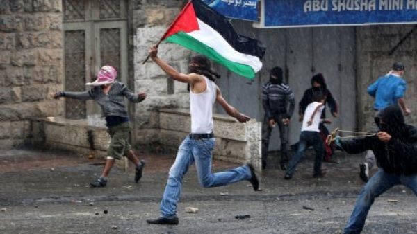 قصة مسيرتين فلسطينيتين