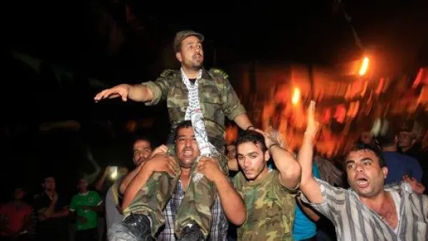 اسير فلسطيني محرر بعد 21 عاما من سجن اسرائيلي في خان يونس جنوب قطاع غزةفي 14 اب/اغسطس 2013
