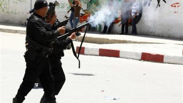 من المواجهات بين قوات الامن والسلفيين في القيروان