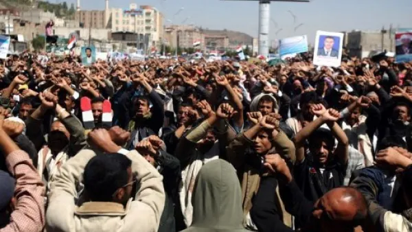 متظاهرون يطالبون باسقاط صالح في صنعاء
