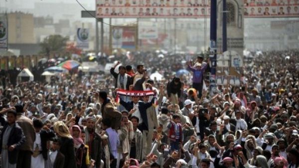 يمنيون يتظاهرون للمطالبة بمحاكمة علي عبدالله صالح
