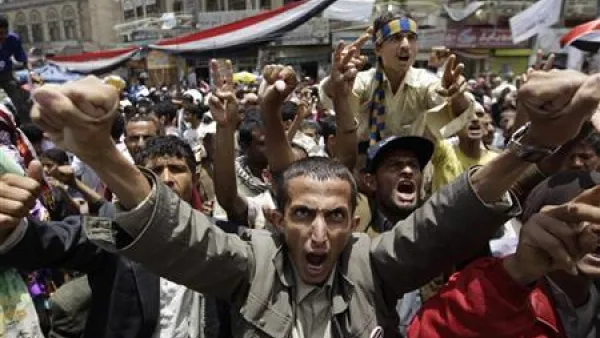 متظاهرون يمنيون يطالبون برحيل صالح في صنعاء يوم الأربعاء
