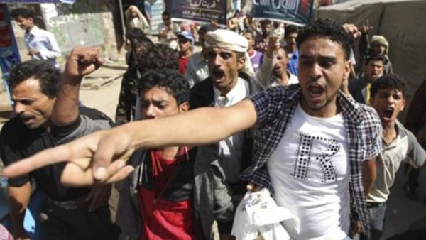 متظاهرون غاضبون في صنعاء