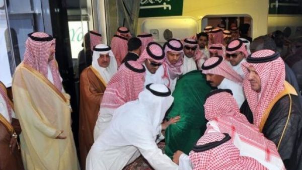 تشييع ولي العهد السعودي الى مثواه الاخير في مكة المكرمة 