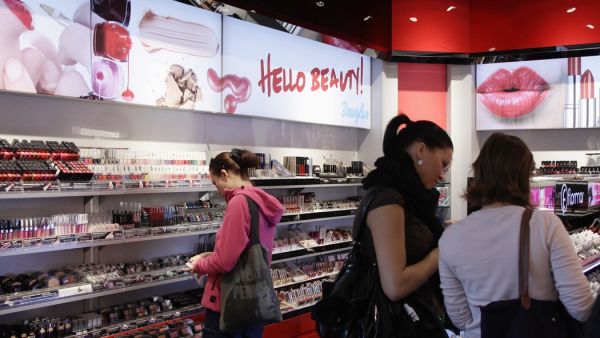 Are skin whitening beauty products proving a hazard to Middle Eastern women's self esteem?