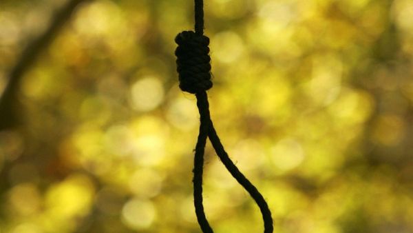 Parents hang 8 year-old daughter first before turning the noose on themselves. This is a  tale of misfortune and tragedy for an Indian expat. family who gave up hope and chose to die rather than confront financial shame.