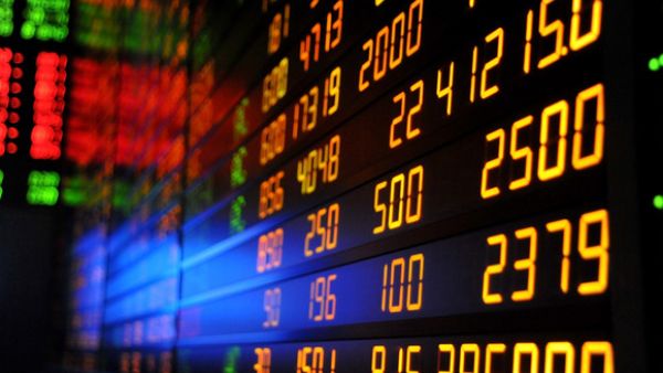 Qatar's emir has instructed all companies listed on the country's stock exchange to raise their limit for foreign ownership to 49 percent in a move that could attract more liquidity to the buoyant bourse.
Qatar's emir has instructed all companies listed on the country's stock exchange to raise their limit for foreign ownership to 49 percent in a move that could attract more liquidity to the buoyant bourse.