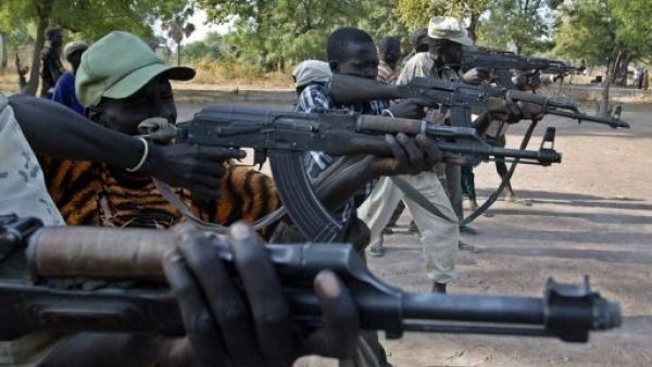 عناصر من الجيش الشعبي لتحرير السودان يقومون بتدريبات في رومبك