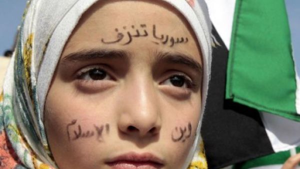 سوريون يتظاهرون امام السفارة الاميركية في عمان
