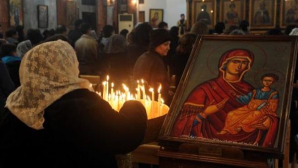 Syria today: Bab-Tuma, a Christian district in capital Damascus, lights candles for peace at Christmas