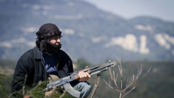 مقاتل من المعارضة