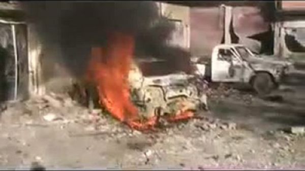 نيران تضطرم في اليات للجيش السوري