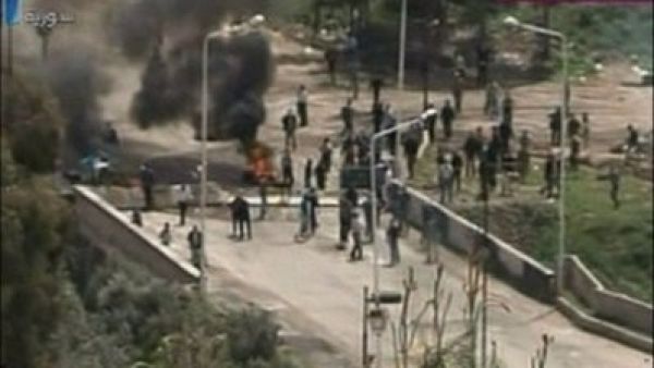 مشهد من المواجهات بثه التلفزيون الرسمي السوري
