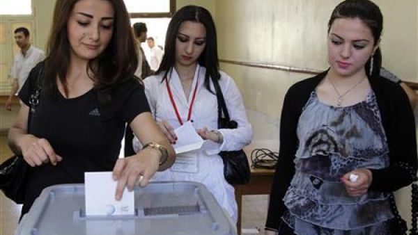 نساء تدلي باصواتها في الانتخابات البرلمانية السورية 
