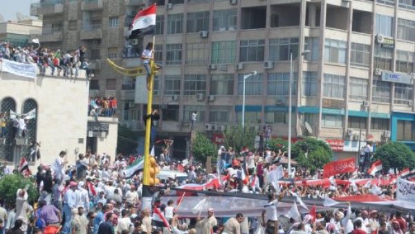 صورة من يوتيوب لتظاهرة في حماة بعد صلاة الجمعة 22 تموز/يوليو

