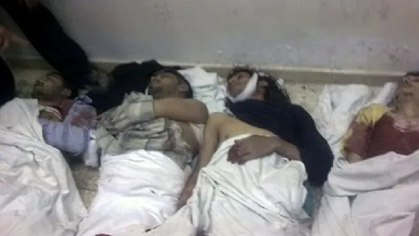 صورة التقطت عبر هاتف نقال لجثث قتلى سقطوا خلال تظاهرات في منطقة دوما بدمشق
