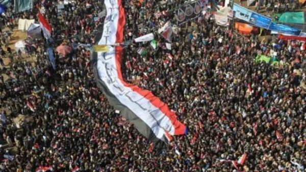 ارشيف/ متظاهرون في ميدان التحرير بمصر