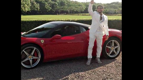 Tamer Hosny to tear up the roads in his brand new Ferrari! Now you want one, don't you?