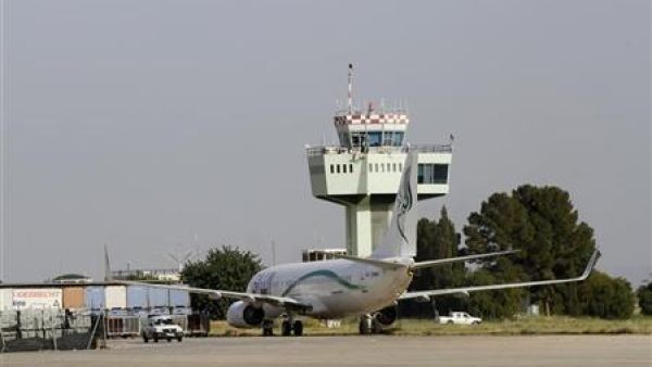 طائرة في مطار طرابلس الدولي
