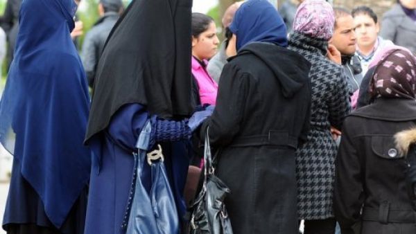 المواجهة بشأن النقاب مستمرة في كلية الآداب في منوبة 