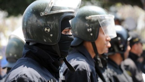 عناصر شرطة مكافحة الشغب التونسية
