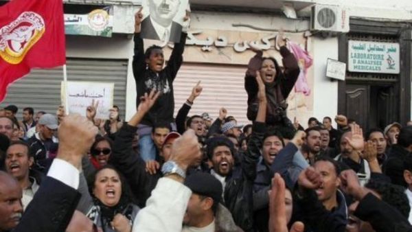الدعوات الى الاضراب العام تتكثف في تونس 