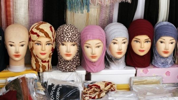 Turkish consumers spend $25 billion on Islamic fashion items annually, followed by Iran ($21 billion), Indonesia ($17 billion), Egypt ($16 billion) and Saudi Arabia ($15 billion) (Shutterstock) Turkish consumers spend $25 billion on Islamic fashion items annually, followed by Iran ($21 billion), Indonesia ($17 billion), Egypt ($16 billion) and Saudi Arabia ($15 billion) (Shutterstock)