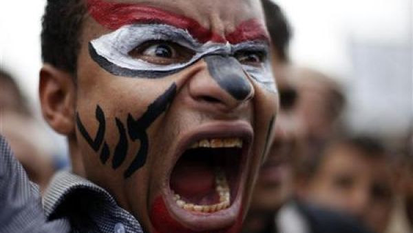 متظاهر مناهض للرئيس اليمني في صنعاء
