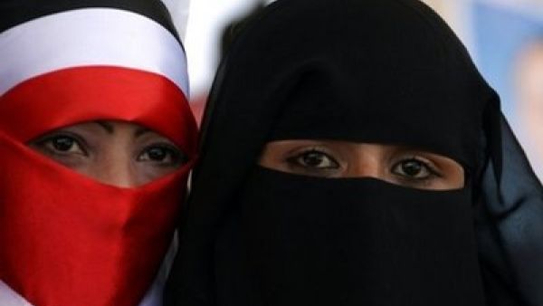 يمنيات يتظاهرن في صنعاء